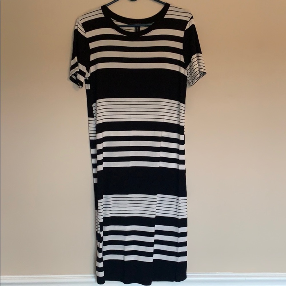F21 T-SHIRT MIDI DRESS